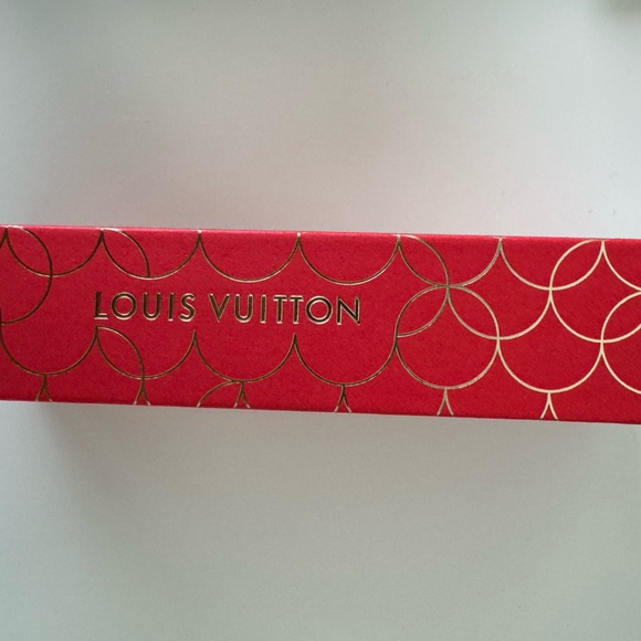 Louis Vuitton Red Pocket Packaging 2024 year of dragon - Picture 2 of 3
